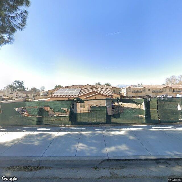 Photo of 3164 N Sterling Ave