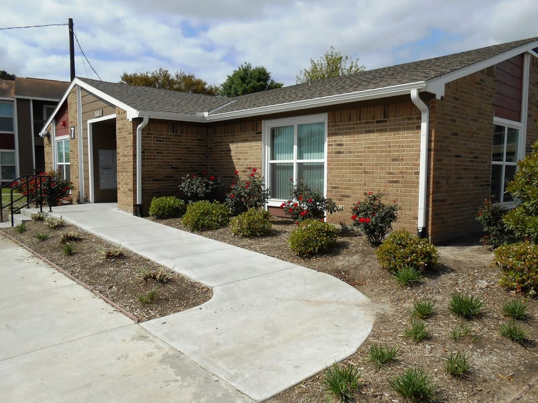 Photo of Fox Run Apartments