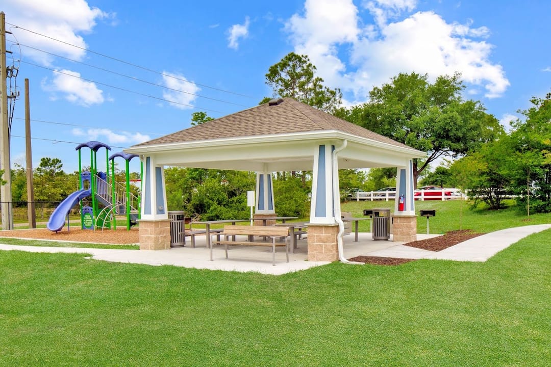 Photo of Oaks At St. John Apartments