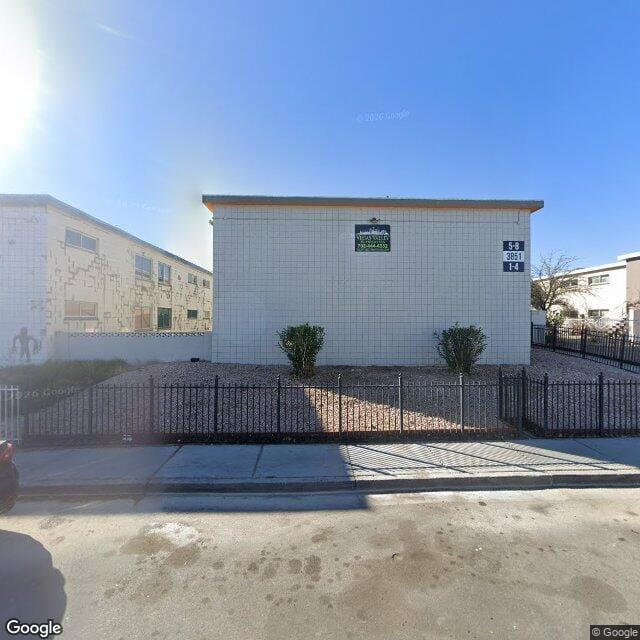 Photo of 3851 Royal Crest St