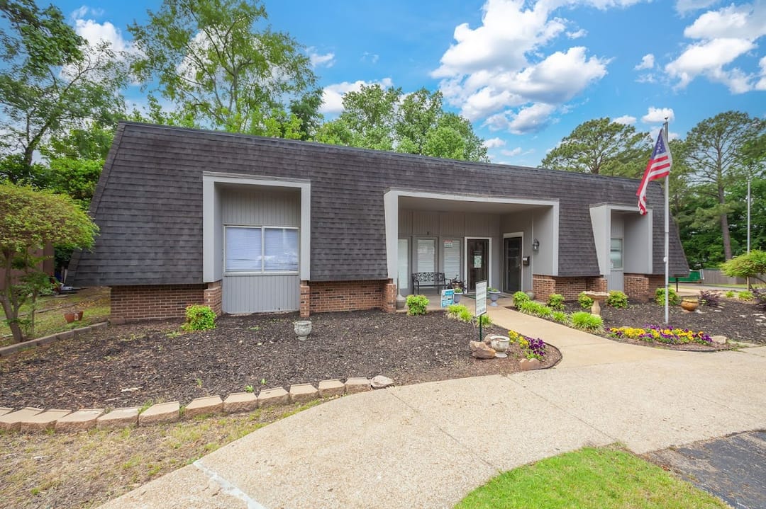 Photo of 1000 Hollywood Dr