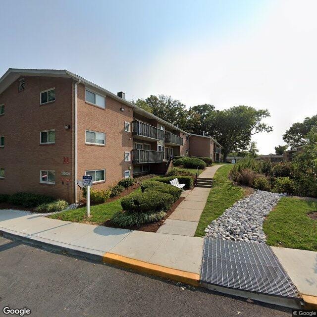 Photo of UNIVERSITY LANDING APTS