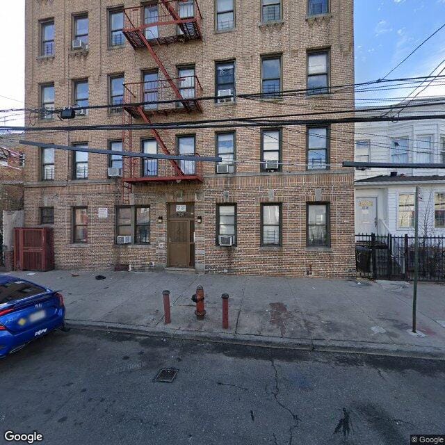 Photo of 1129 Saint Lawrence Ave