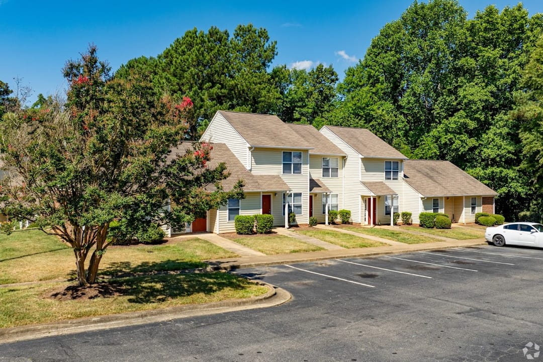 Photo of Maple Ridge Apartments