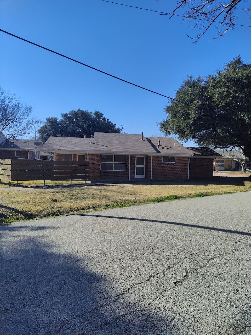 Photo of 305 N Houston St