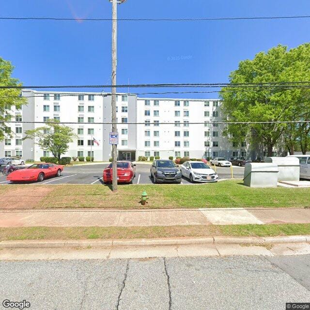 Photo of WINSTON SUMMIT APARTMENTS