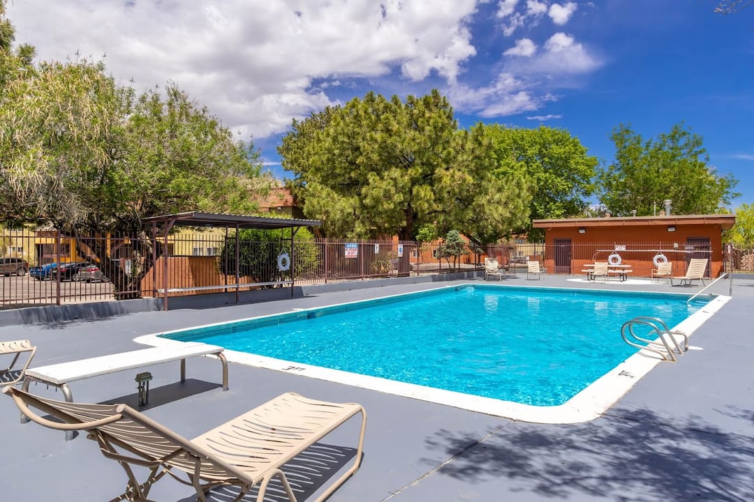 Photo of Sun Pointe Park Apartments