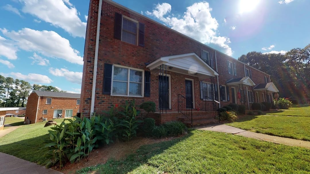Photo of 1503 Crest Rd