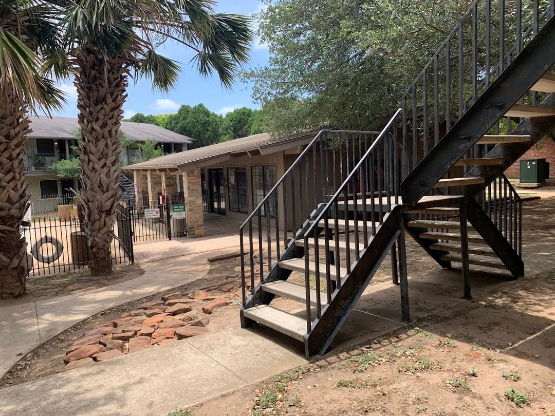 Photo of Spanish Spur Apartments