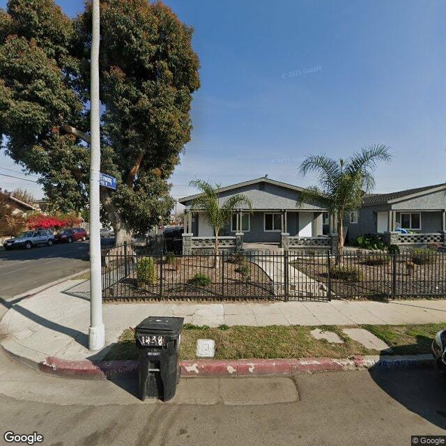 Photo of 3974-3978 Halldale Ave