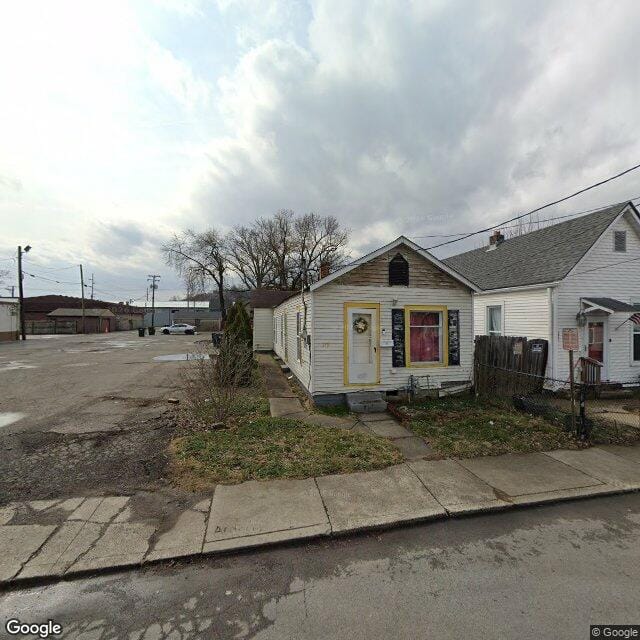 Photo of 219 W 6TH ST