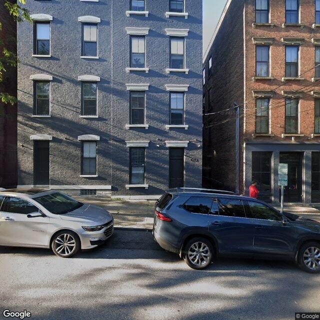 Photo of 529 E Thirteenth St