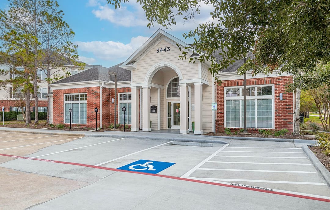 Photo of Knolls at West Oaks