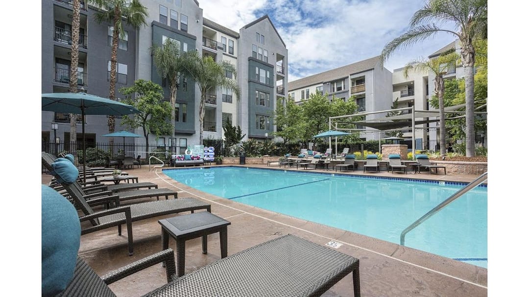 Photo of 1880 E Walnut St