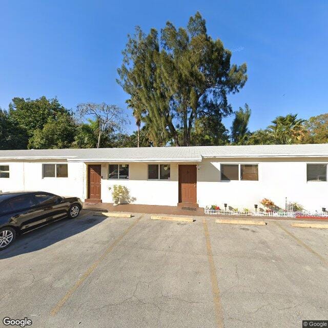 Photo of 4695 SW 32nd Ave