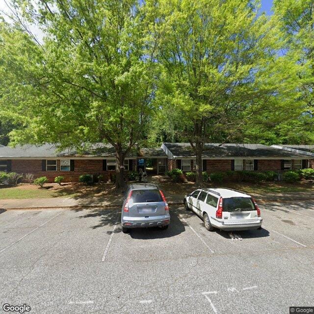 Photo of Willow Oaks Apartments