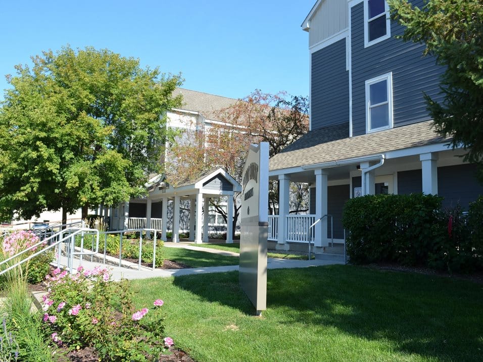 Photo of Elliot Court Apartments