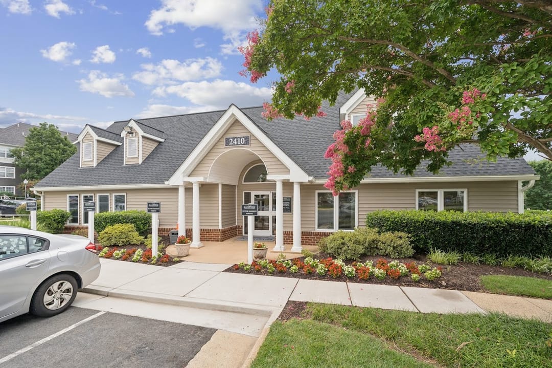 Photo of Dulles Center Apartment