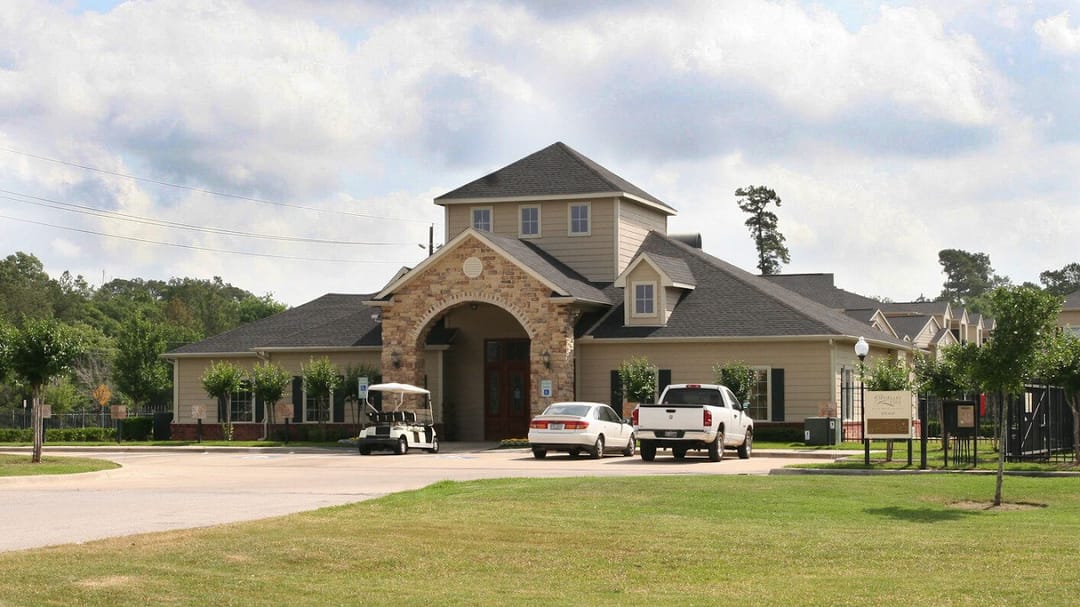Photo of Fairlake Cove Apartment Homes