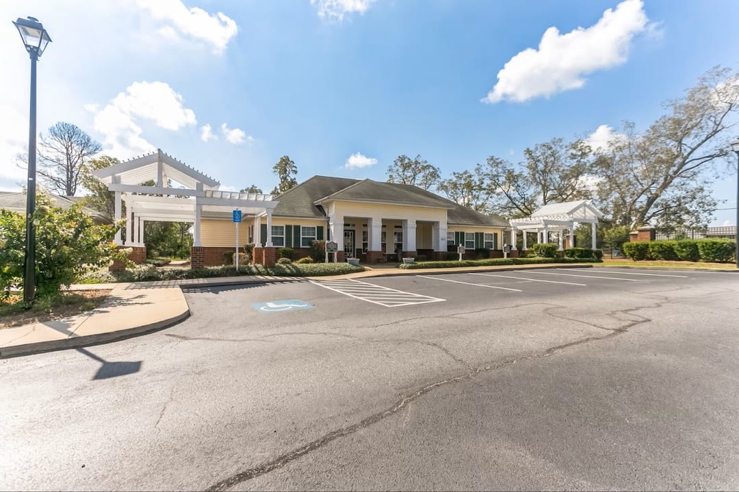 Photo of Lakeview Apartments