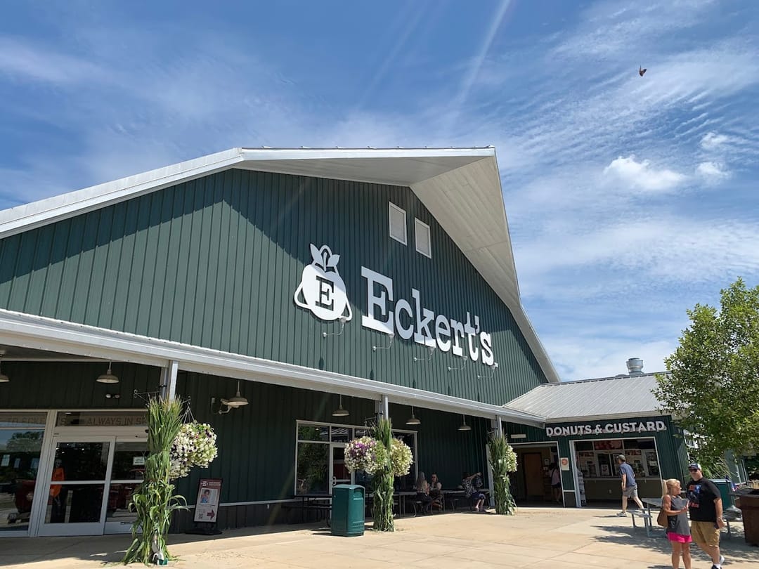 Photo of Brentmoor Retirement Community