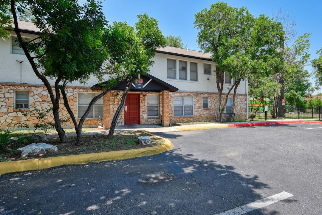 Photo of Mayfield Gardens Apartments