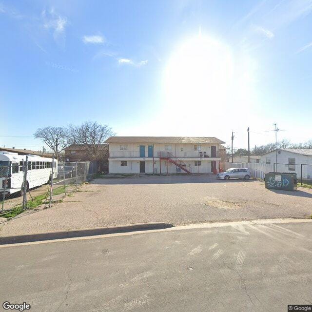 Photo of 810 W Avenue D
