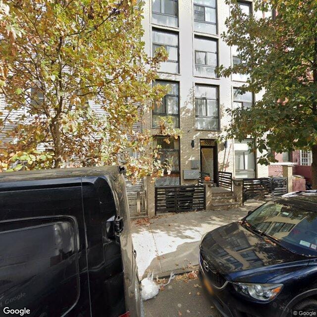 Photo of 335 18th St