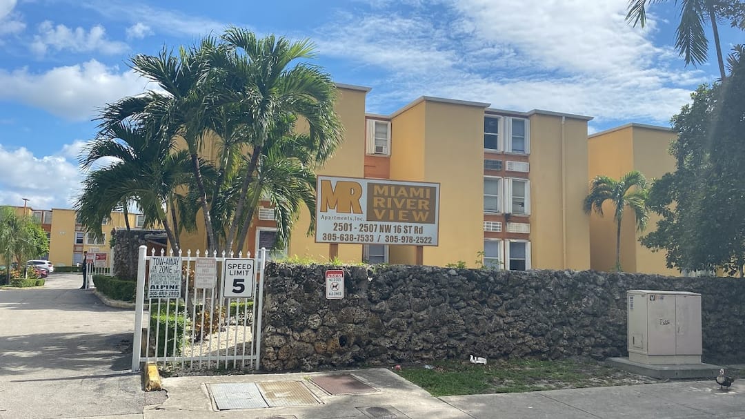 Photo of 190 NW 16th St