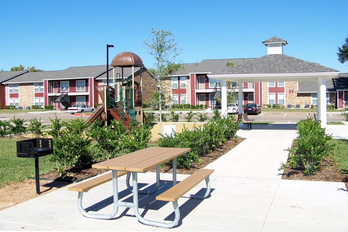 st james village apts