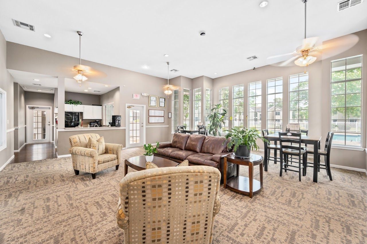 willow green apts