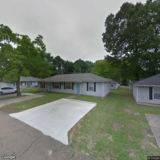 Photo of COLONIAL VILLAGE at 3300 MABLE ST APT 6A JACKSON, MS 39209