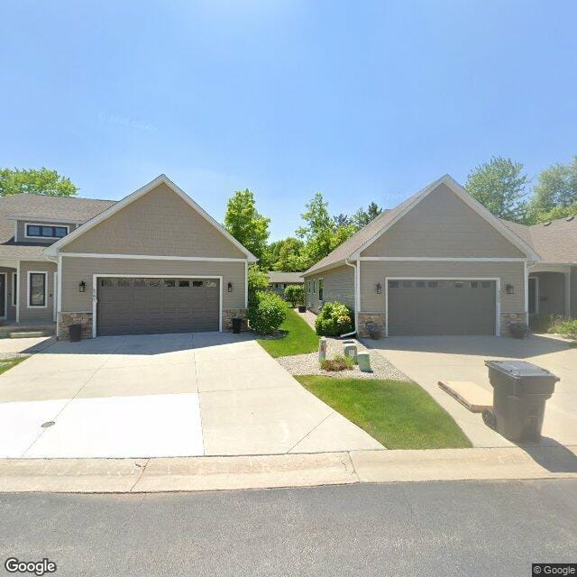 Photo of Oakwood Place at 5301 Dublin Ave Midland, MI 48640