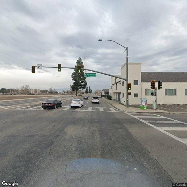 Photo of P STREET FAMILY APTS at 710 BRUNDAGE LN BAKERSFIELD, CA 93304