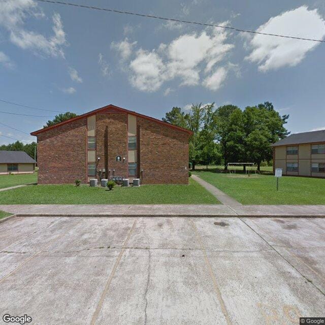 Photo of WINDALE APTS II at 530 WINDALE DR WEST POINT, MS 39773