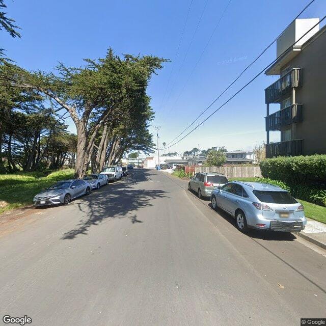 Photo of LAKESIDE APTS. Affordable housing located at 2590 FRANCISCO BLVD PACIFICA, CA 94044