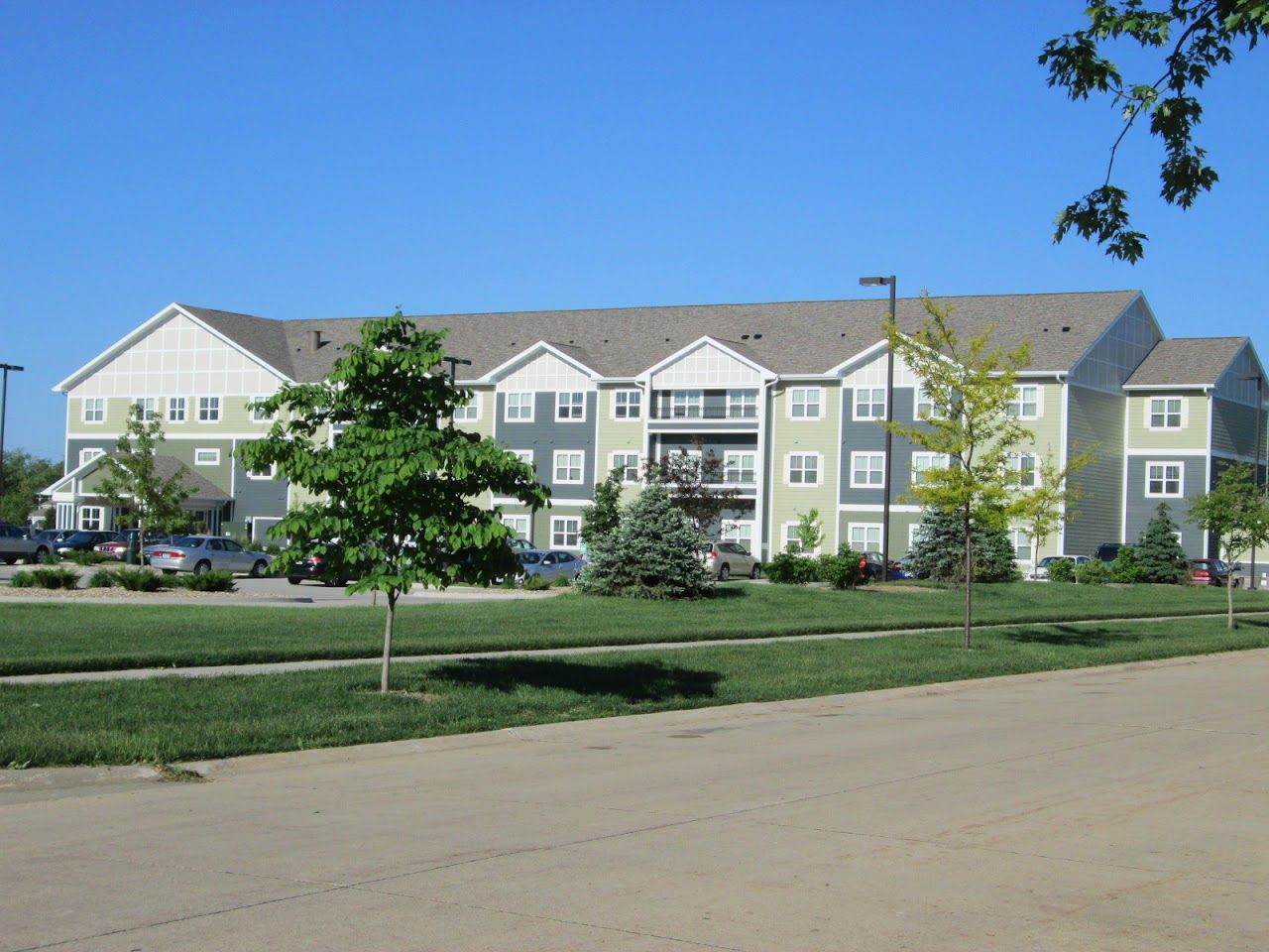 Photo of LEGACY MANOR OF CEDAR RAPIDS at 1350 AHEARN DR NE CEDAR RAPIDS, IA 52402