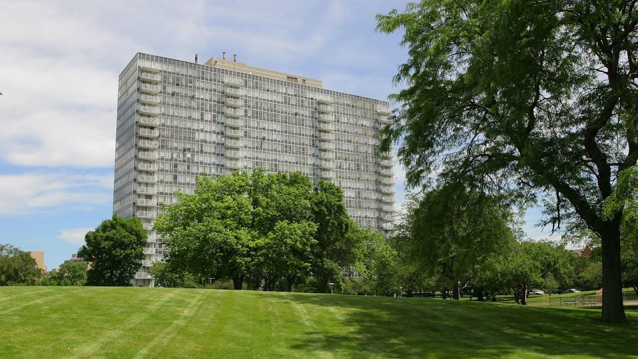 Photo of SOUTH KING DRIVE APTS. Affordable housing located at 4240 S KING DR CHICAGO, IL 60653