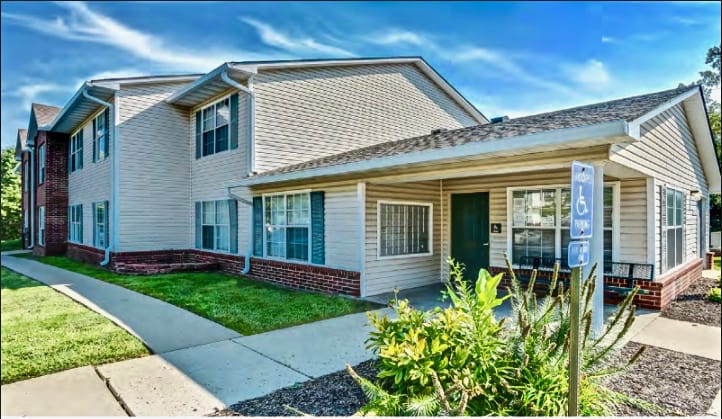 Photo of STERLING CREEK APTS. Affordable housing located at 3304 S STERLING AVE INDEPENDENCE, MO 64052