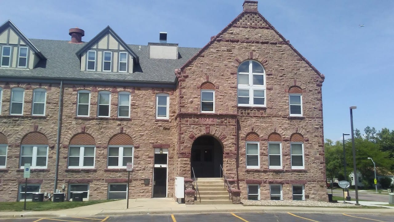 Photo of OLDE SCHOOL APTS at 104 N KROHN PL SIOUX FALLS, SD 57103