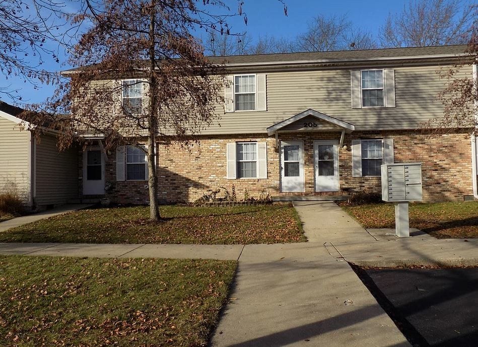 Photo of HICKORY POINT APTS. Affordable housing located at 189 W HICKORY POINT RD DECATUR, IL 62526