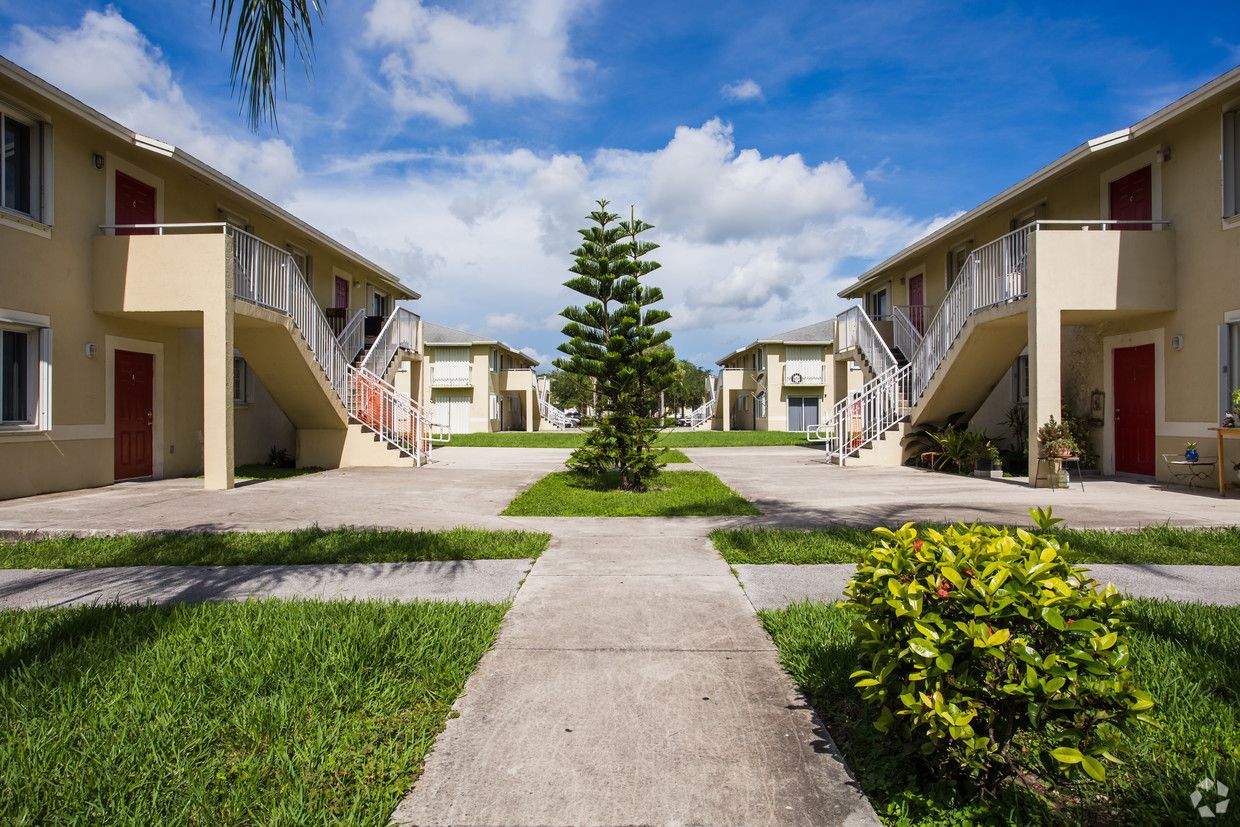 Photo of HIDDEN GROVE. Affordable housing located at 13815 SW 271ST TER HOMESTEAD, FL 33032