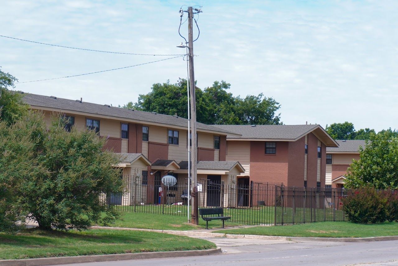 Photo of Ambassador Courts at 800 SE 15th St Oklahoma City, OK 73129