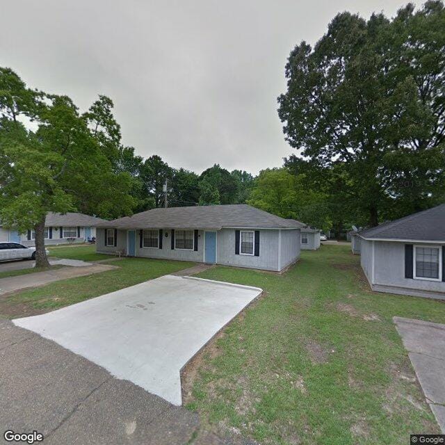 Photo of COLONIAL VILLAGE at 3300 MABLE ST APT 6A JACKSON, MS 39209