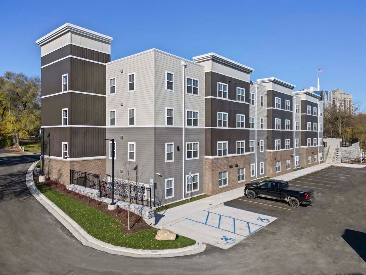Photo of EDISON CROSSING. Affordable housing located at 106 NORTHBOUND GRATIOT AVENUE MT CLEMENS, MI 48034