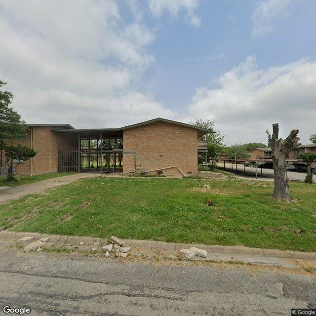 Photo of Crossroads Apartments. Affordable housing located at 2900 Robin Rd Greenville, TX 75402