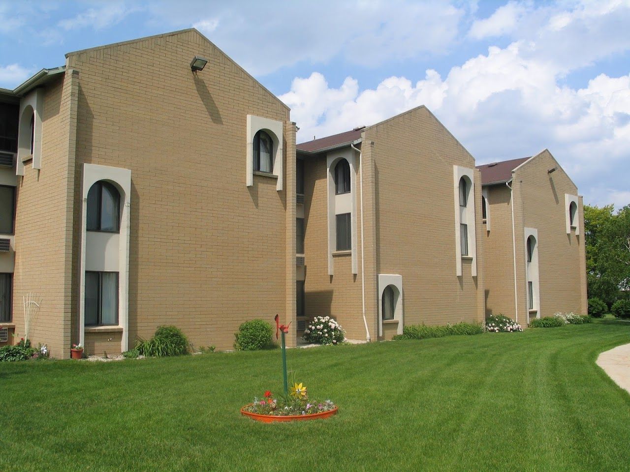 Photo of Evergreen Square. Affordable housing located at 3141 S 77th St Milwaukee, WI 53219