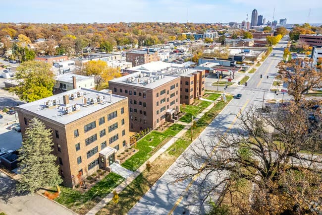 Photo of Reagan House. Affordable housing located at 2801 Grand Ave Des Moines, IA 50312