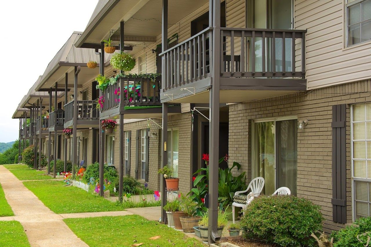 Photo of 2700 at Homewood at 2700 Temple Crest Dr Birmingham, AL 35209