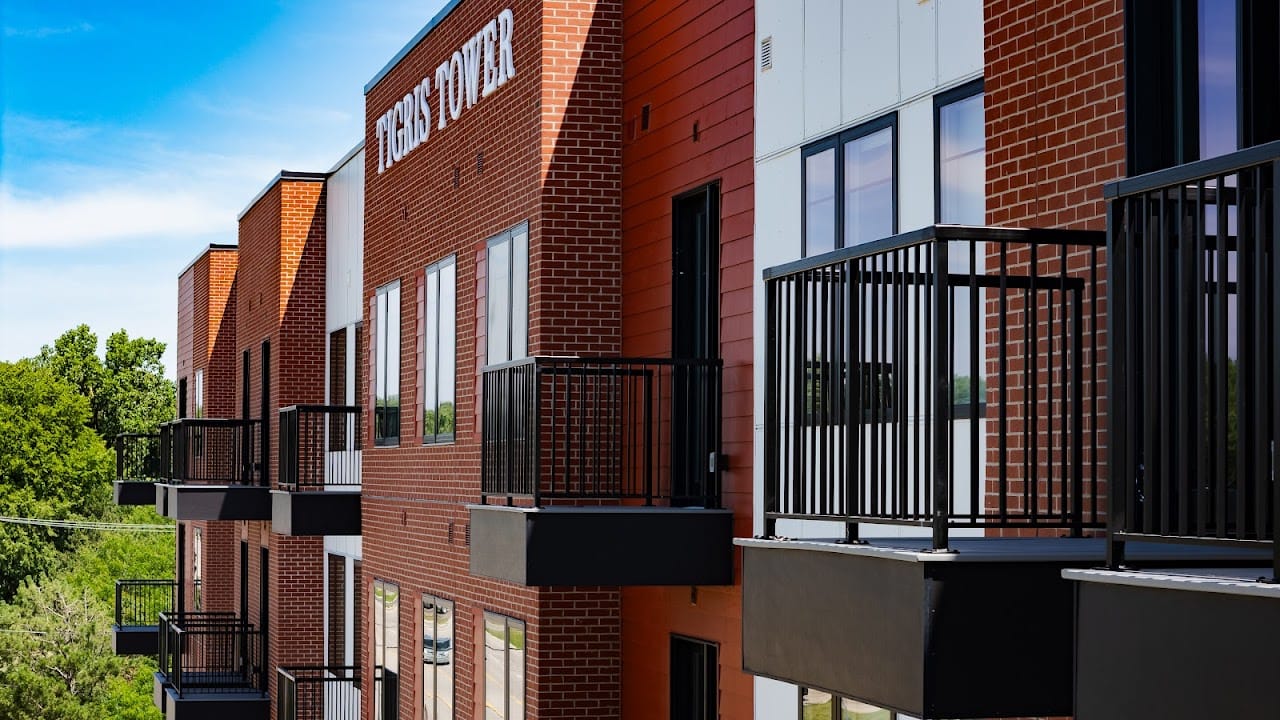 Photo of Tigris Tower. Affordable housing located at 43700 Van Dyke Ave Sterling Heights, MI 48314